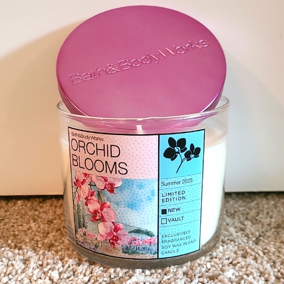 ORCHID BLOOMS 3 Wick Candle Bath And Body Works - Picture 1 of 6